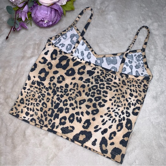 SEE NEW LISTING NWT Forever 21 Leopard Print Crop Tank - Picture 6 of 9